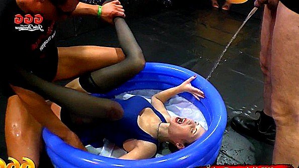 порно видео жена привела любовницу мужу